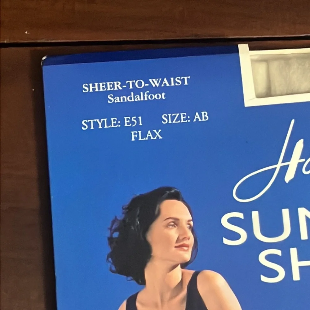 Vintage 1996 Hanes Summer Sheer to Waist Sandalfoot Style E51 Flax Pantyhose AB